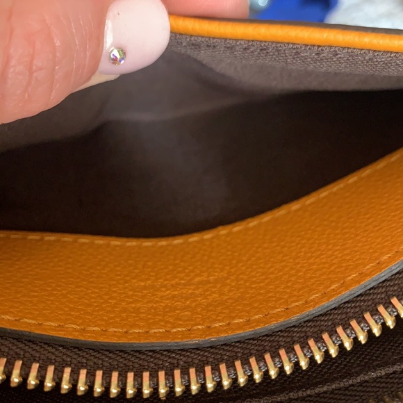 New with tags employees pochettes Louis Vuitton - Picture 9 of 11